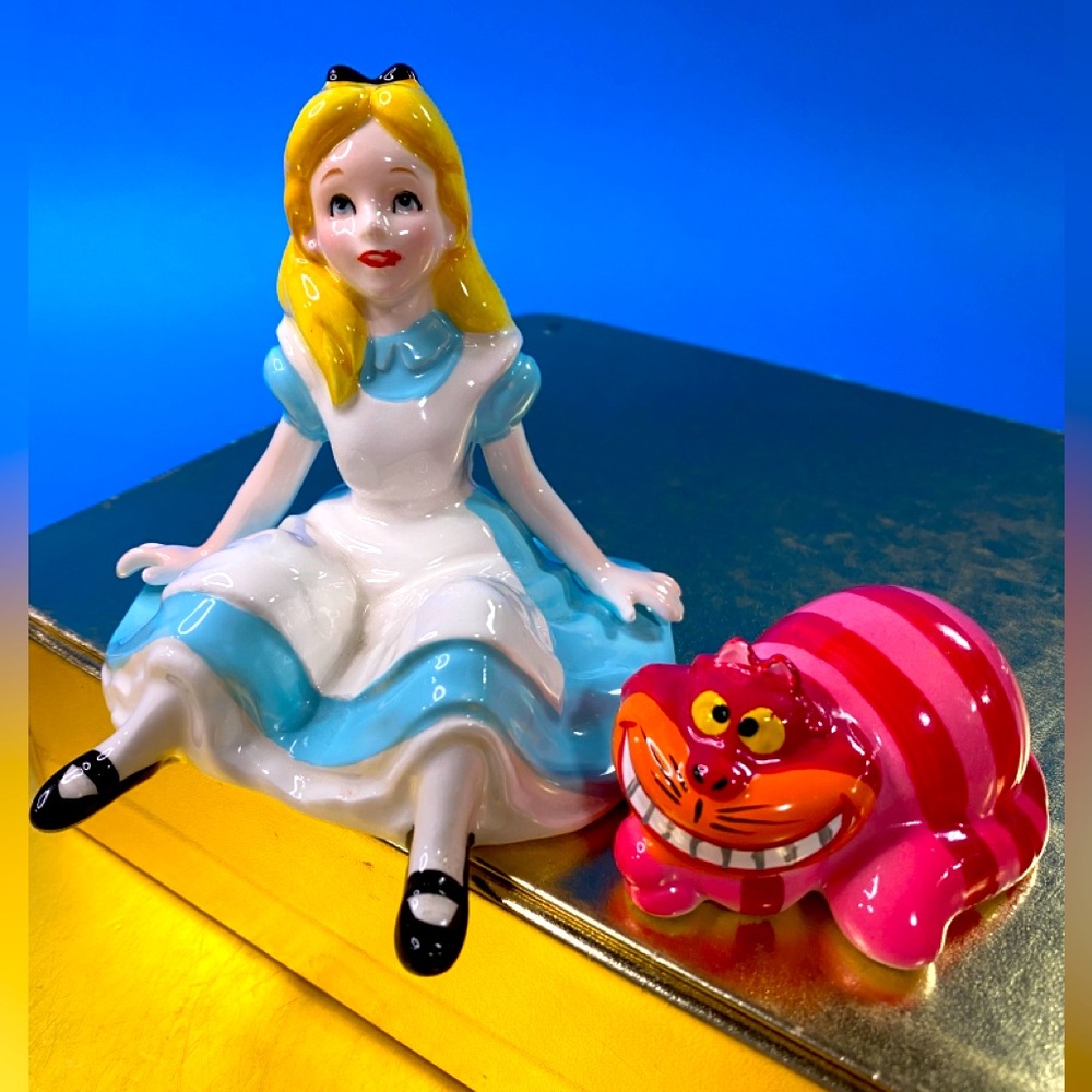 Walt Disney’s Alice In Wonderland Vintage Hand Painted Porcelain Figurines Japan
